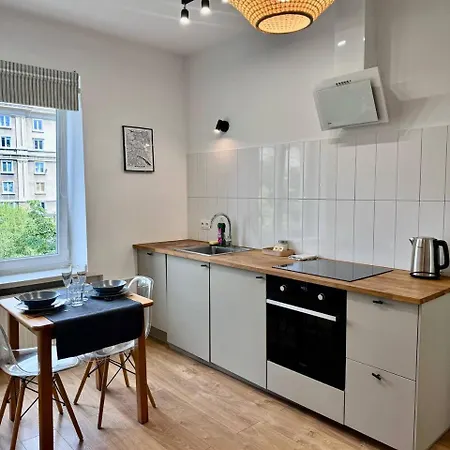 Modern Flat In The Centre - By Hik