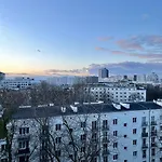 Modern Flat In The Centre - By Hik