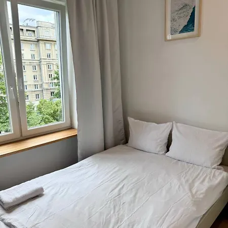 Modern Flat In The Centre - By Hik Apartmán